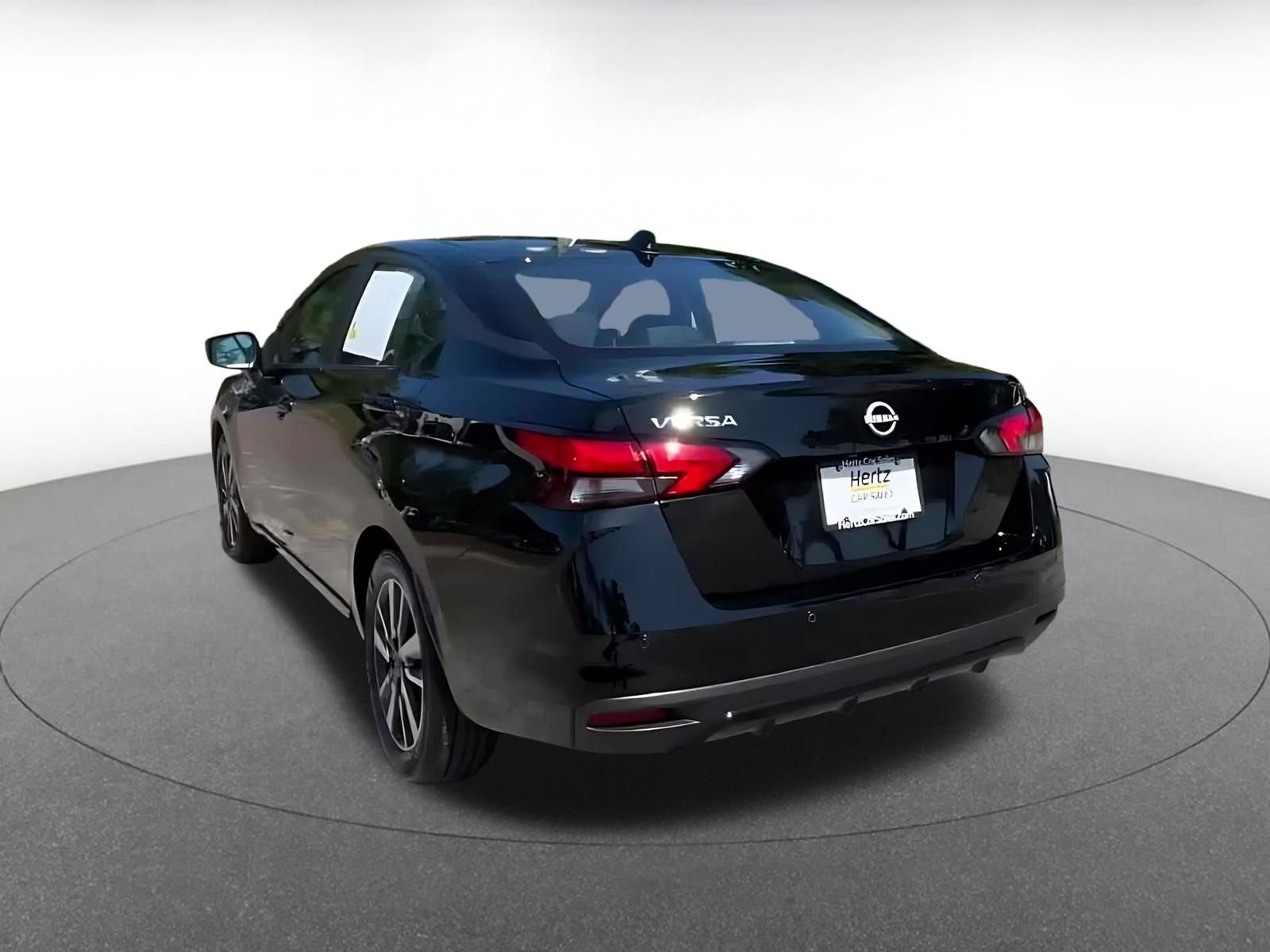 Used 2025 Nissan Versa SV FWD image 11
