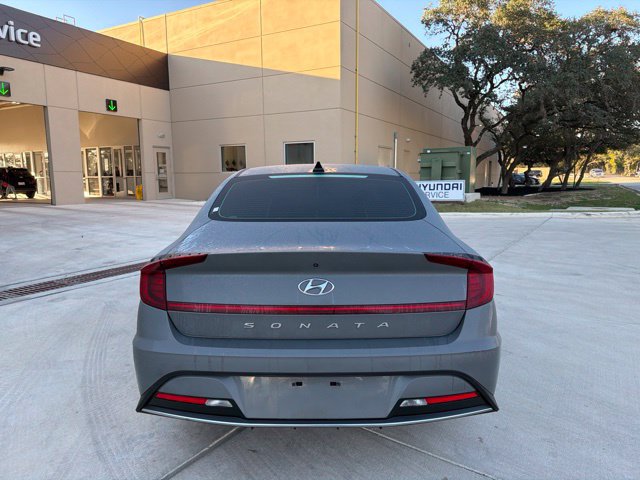 Used 2023 Hyundai Sonata SE FWD image 3