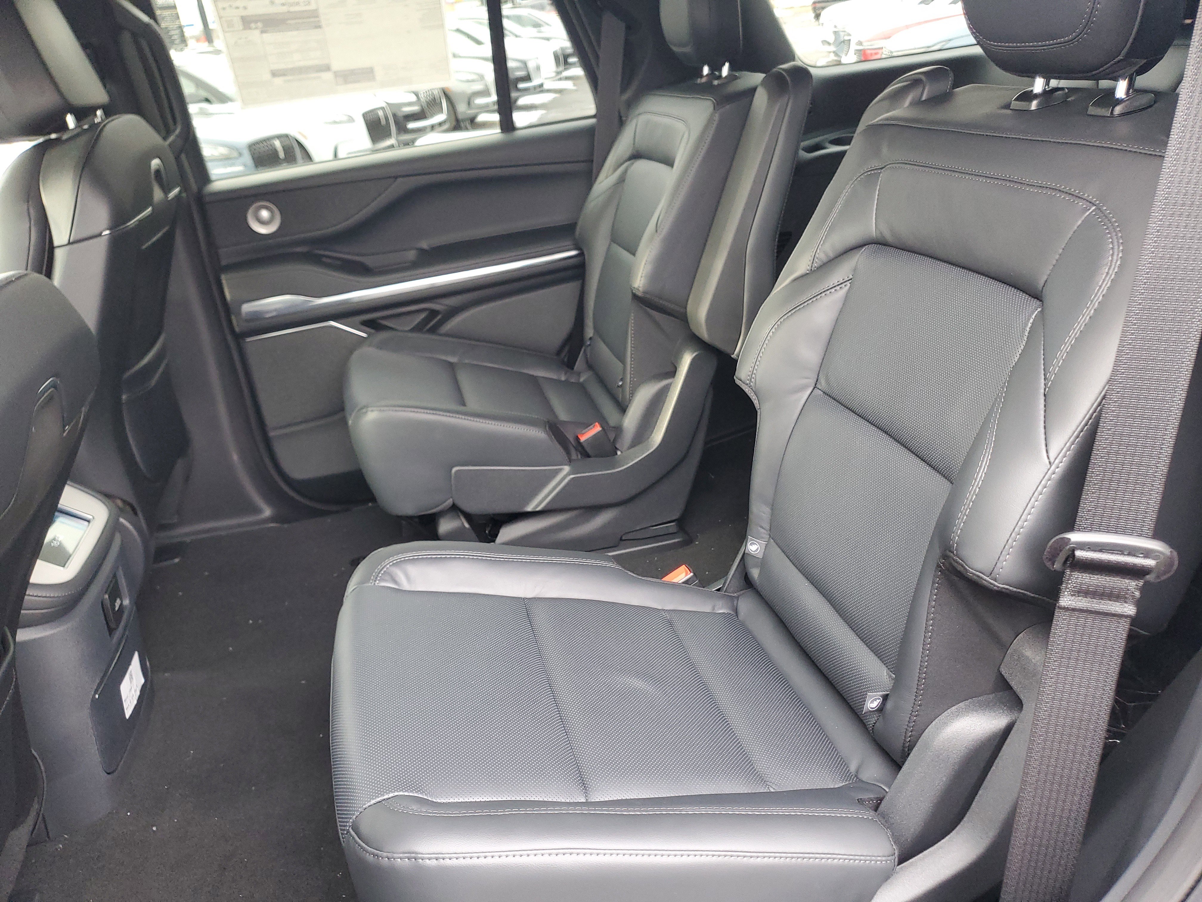 New 2026 Lincoln Navigator Reserve w/ Jet Appearance Package AWD/4WD image 30
