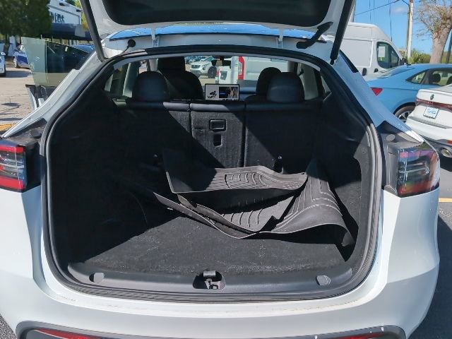 Used 2024 Tesla Model Y Long Range image 25