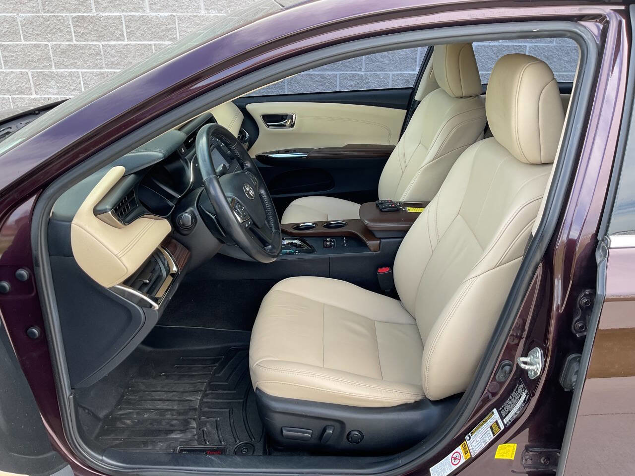 Used 2015 Toyota Avalon XLE FWD image 13