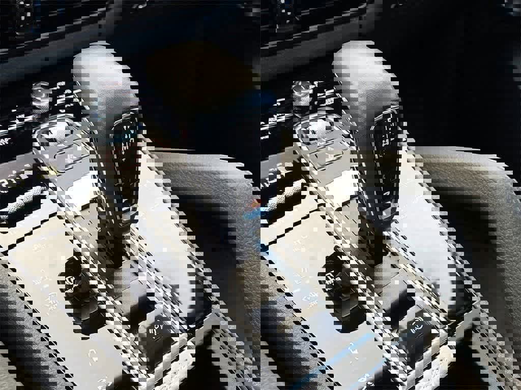 Certified 2022 Porsche Cayenne image 32