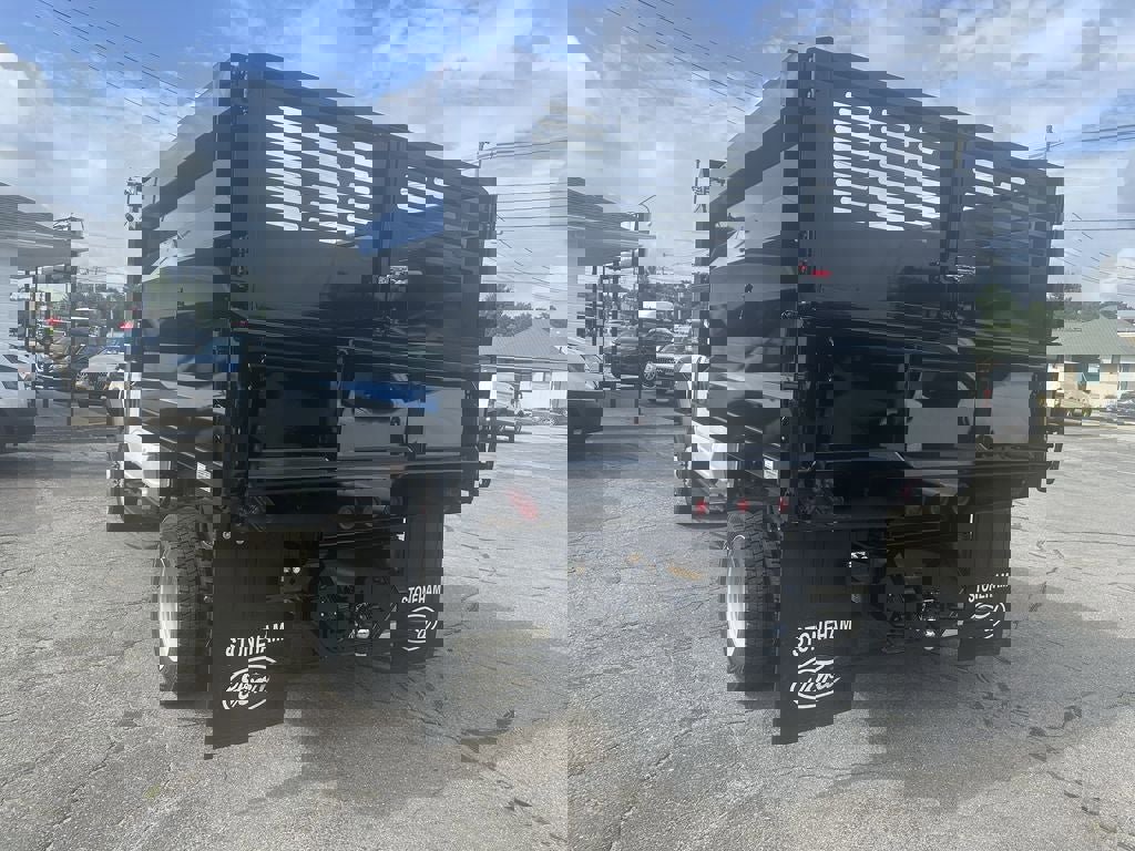 New 2025 Ford F550 4x4 Regular Cab Super Duty image 7