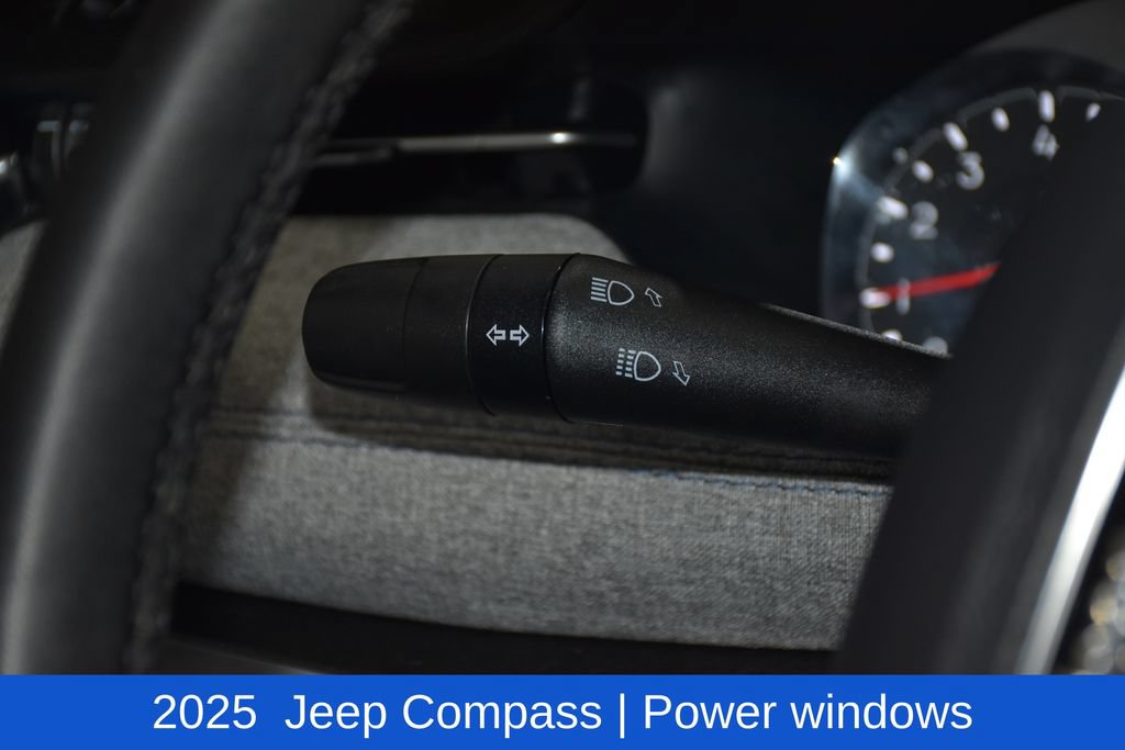 Used 2025 Jeep Compass Latitude w/ Sun & Sound Group AWD/4WD image 11