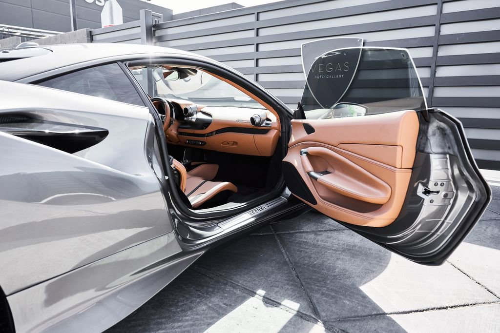 Used 2020 Ferrari F8 Tributo image 34