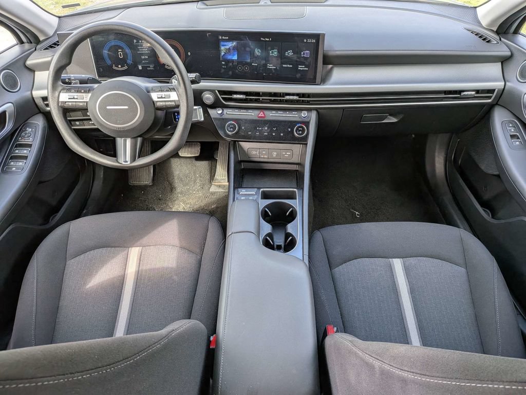 Used 2025 Hyundai Sonata SEL FWD image 12