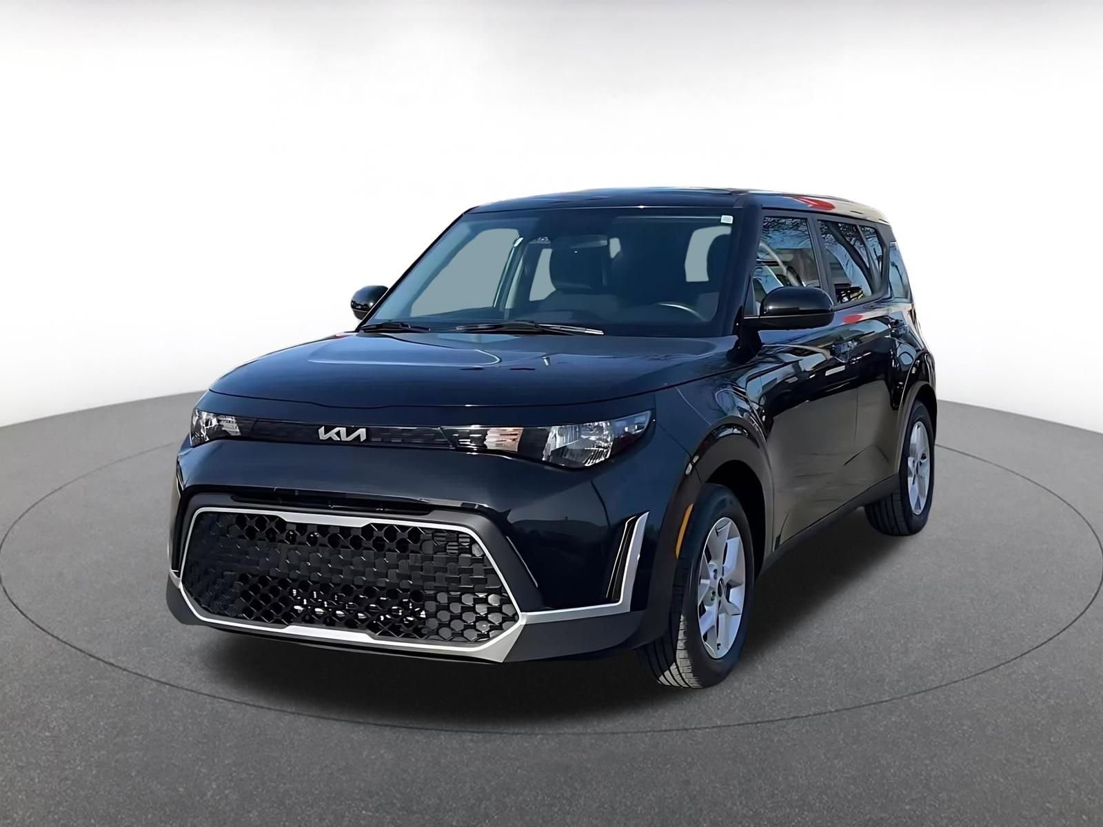 Used 2025 Kia Soul LX w/ LX Technology Package image 4