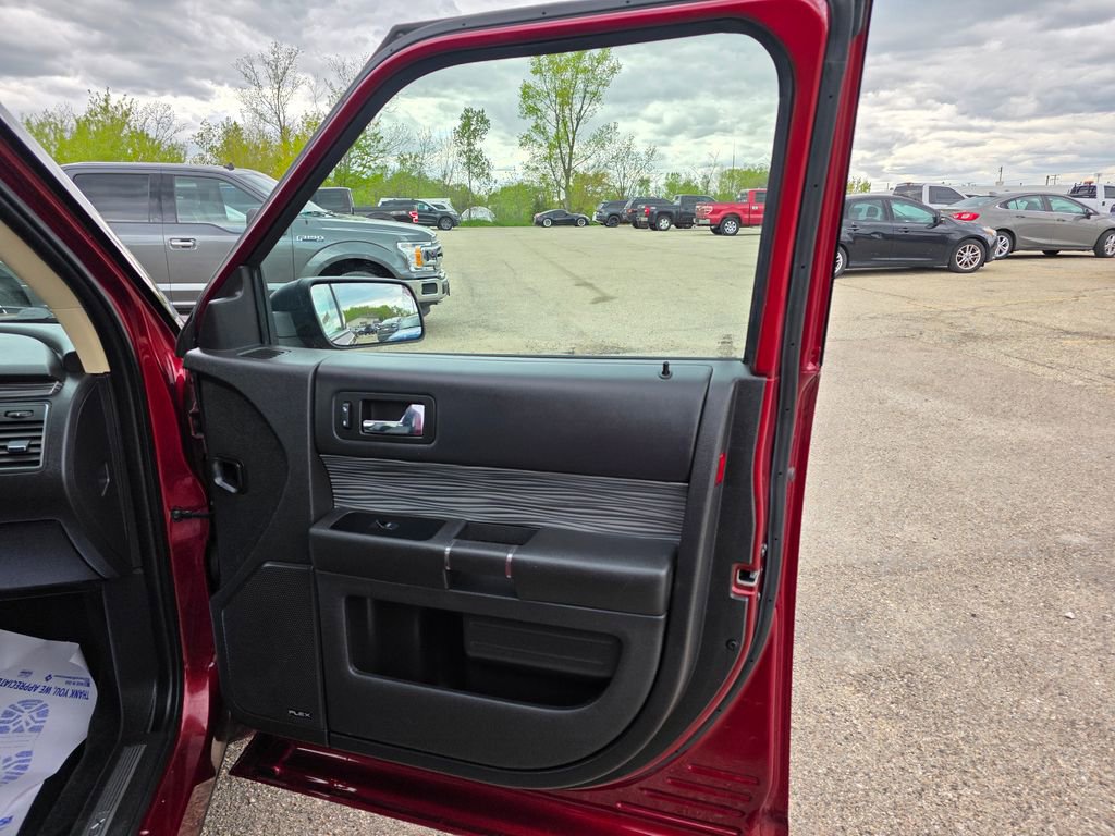 Used 2018 Ford Flex Limited w/ Equipment Group 303A AWD/4WD image 33