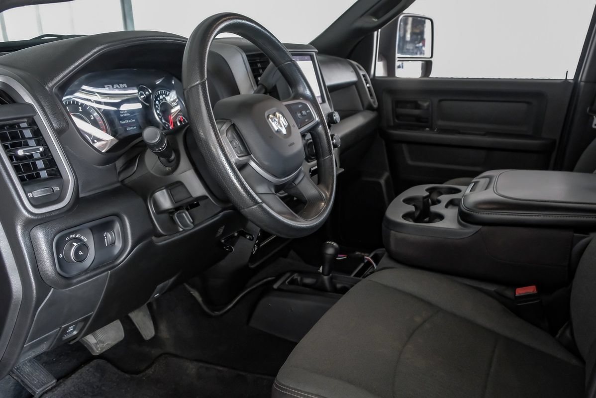 Used 2024 RAM 3500 Tradesman w/ Chrome Appearance Group AWD/4WD image 15