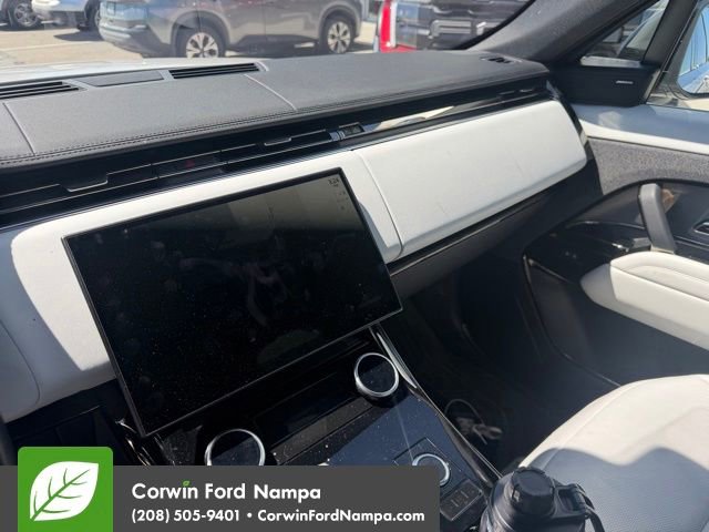Used 2023 Land Rover Range Rover Sport SE AWD/4WD image 9
