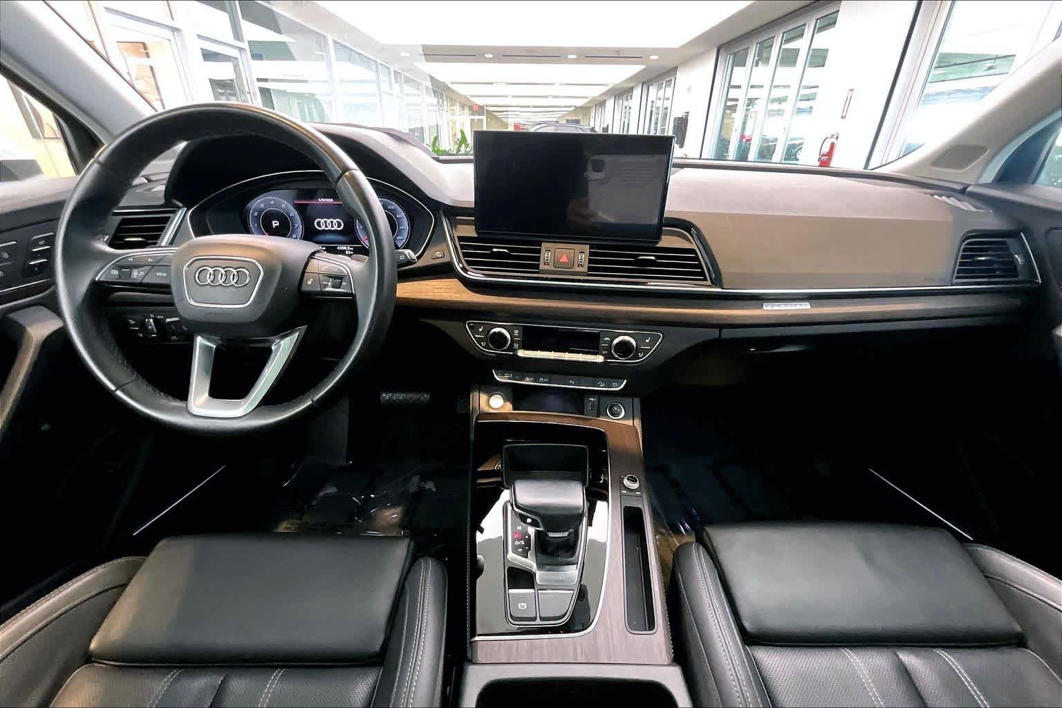 Used 2021 Audi Q5 2.0T Premium Plus w/ Premium Plus Package AWD/4WD image 16
