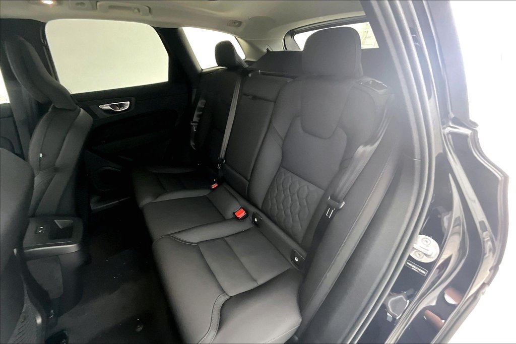 New 2026 Volvo XC60 B5 Plus w/ Climate Package AWD/4WD image 17