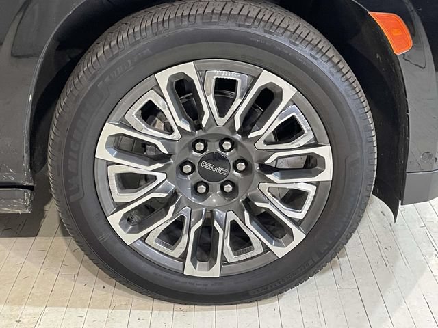 Used 2023 GMC Yukon Denali Ultimate AWD/4WD image 14