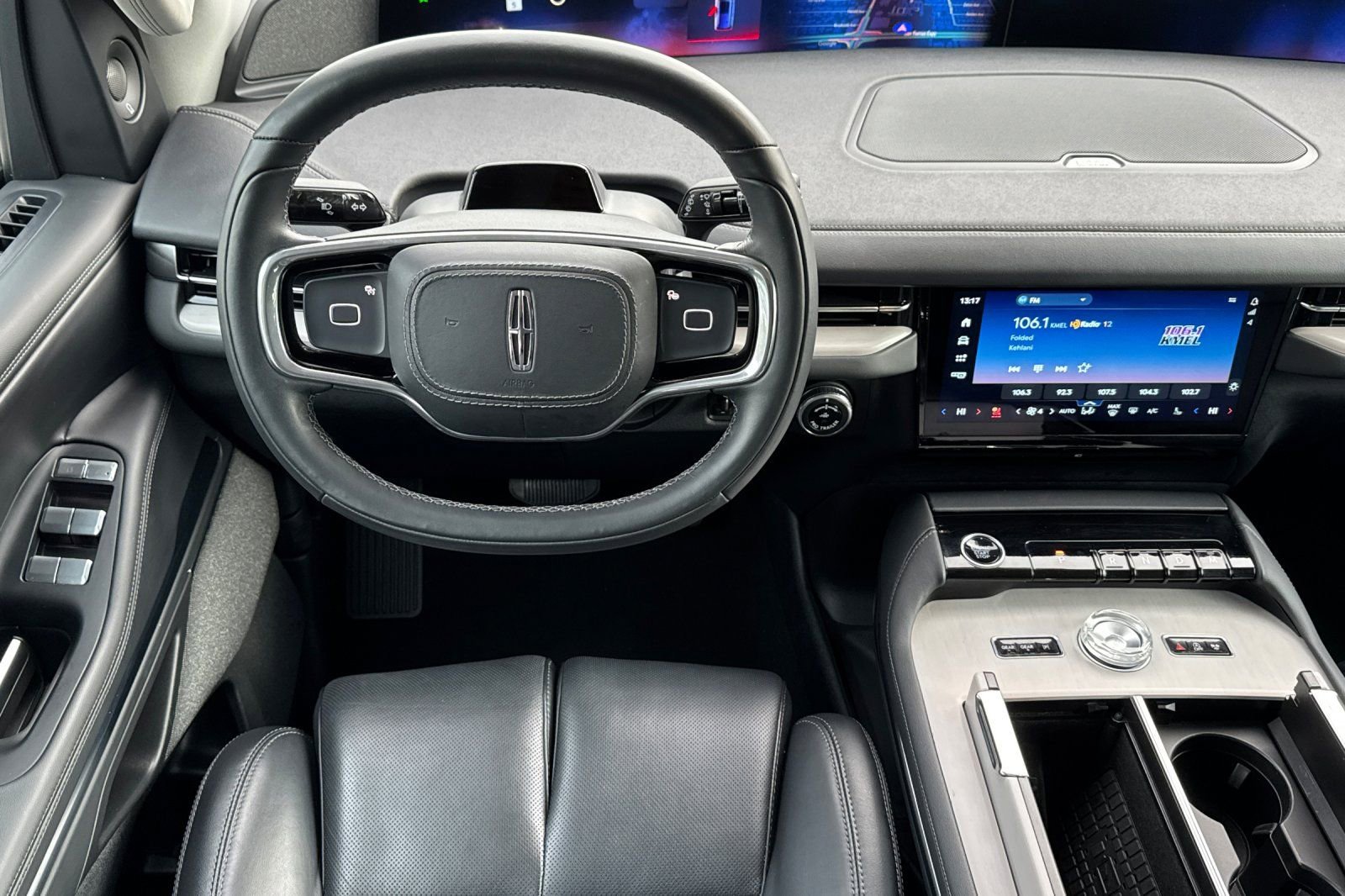 Certified 2025 Lincoln Navigator L Reserve image 14