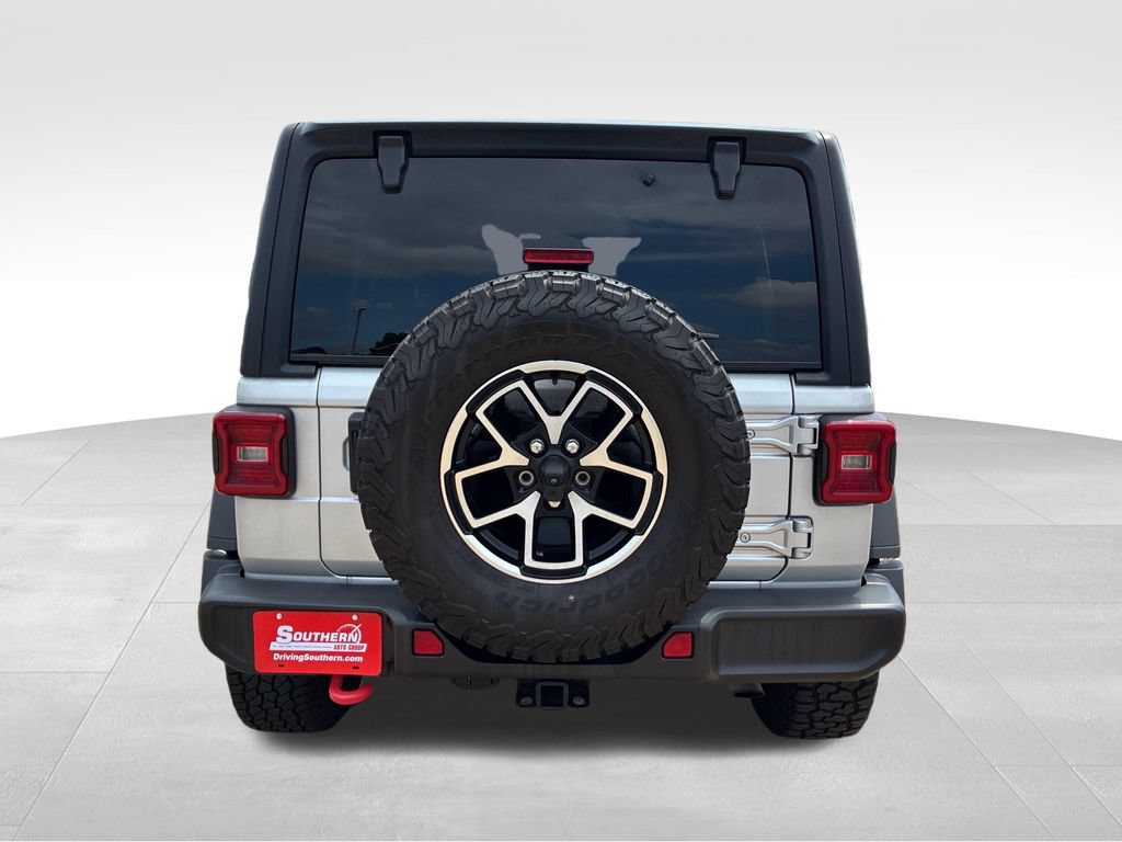 Used 2024 Jeep Wrangler Unlimited Rubicon AWD/4WD image 4
