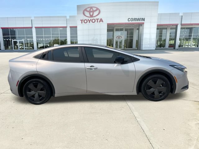 Used 2024 Toyota Prius LE FWD image 6