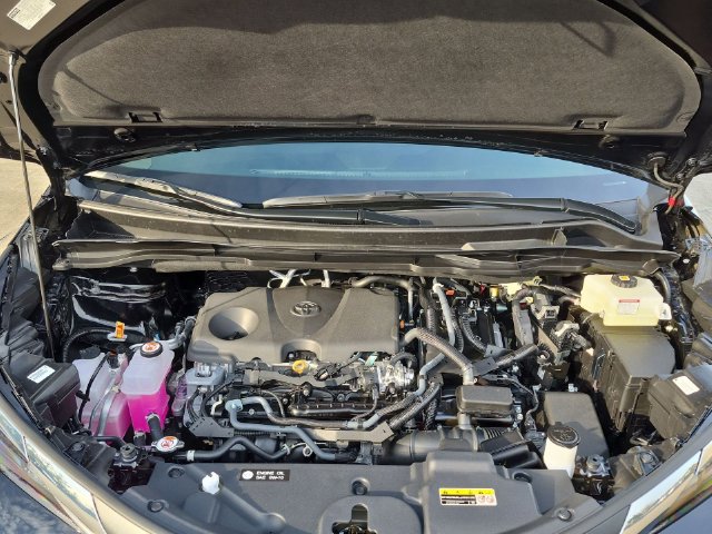 Certified 2026 Toyota Sienna XLE FWD image 33