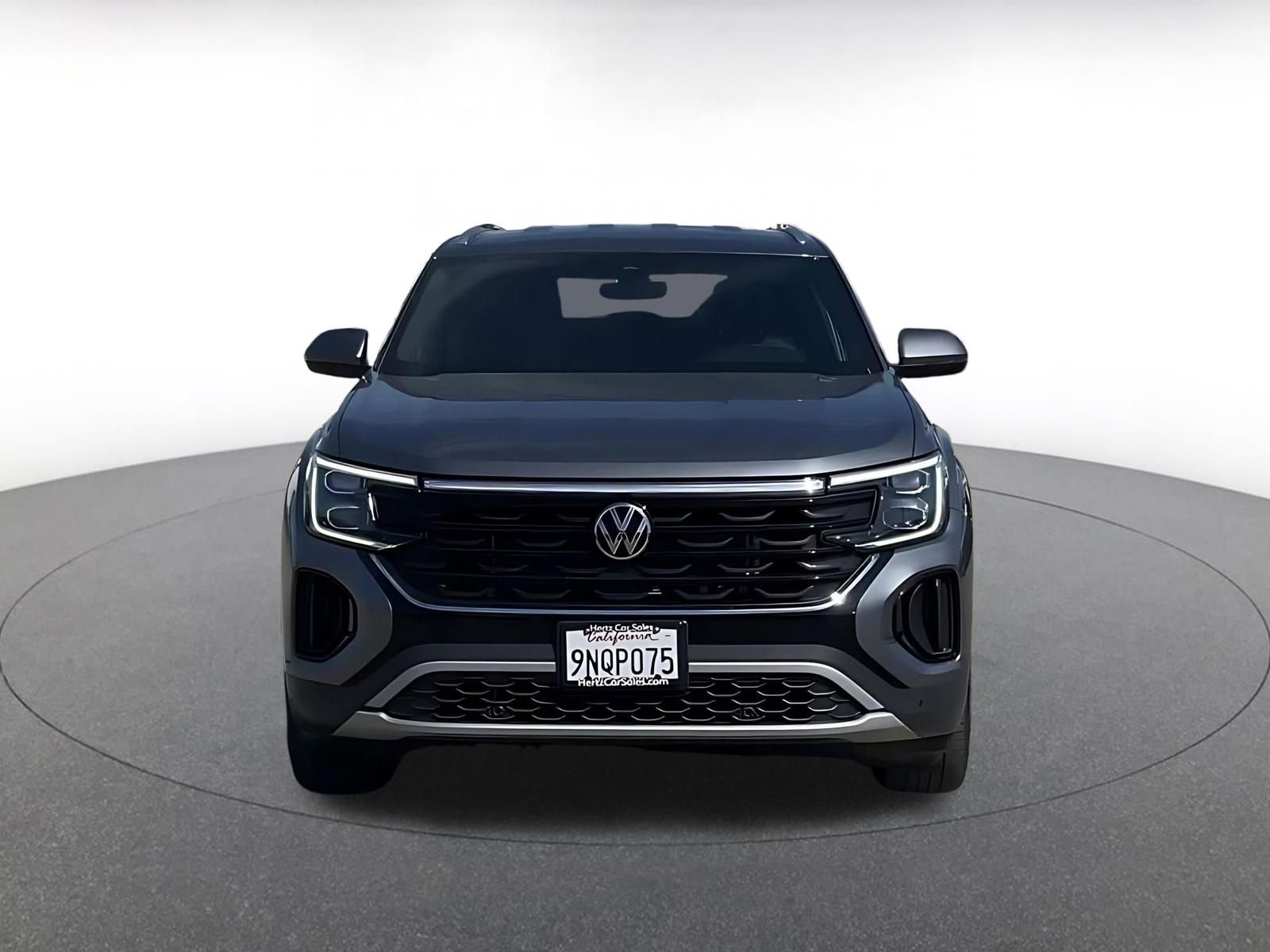 Used 2025 Volkswagen Atlas Cross Sport SE image 3