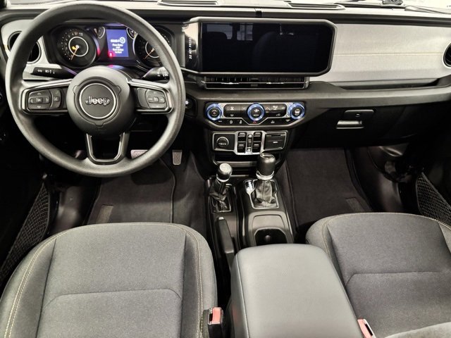 Used 2025 Jeep Gladiator Sport image 10