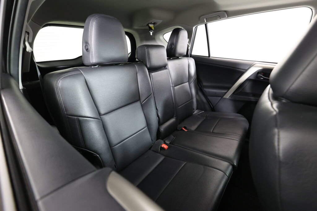 Used 2015 Toyota RAV4 XLE AWD/4WD image 20