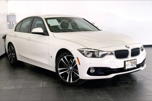 Used 2018 BMW 330e w/ Convenience Package RWD image 2