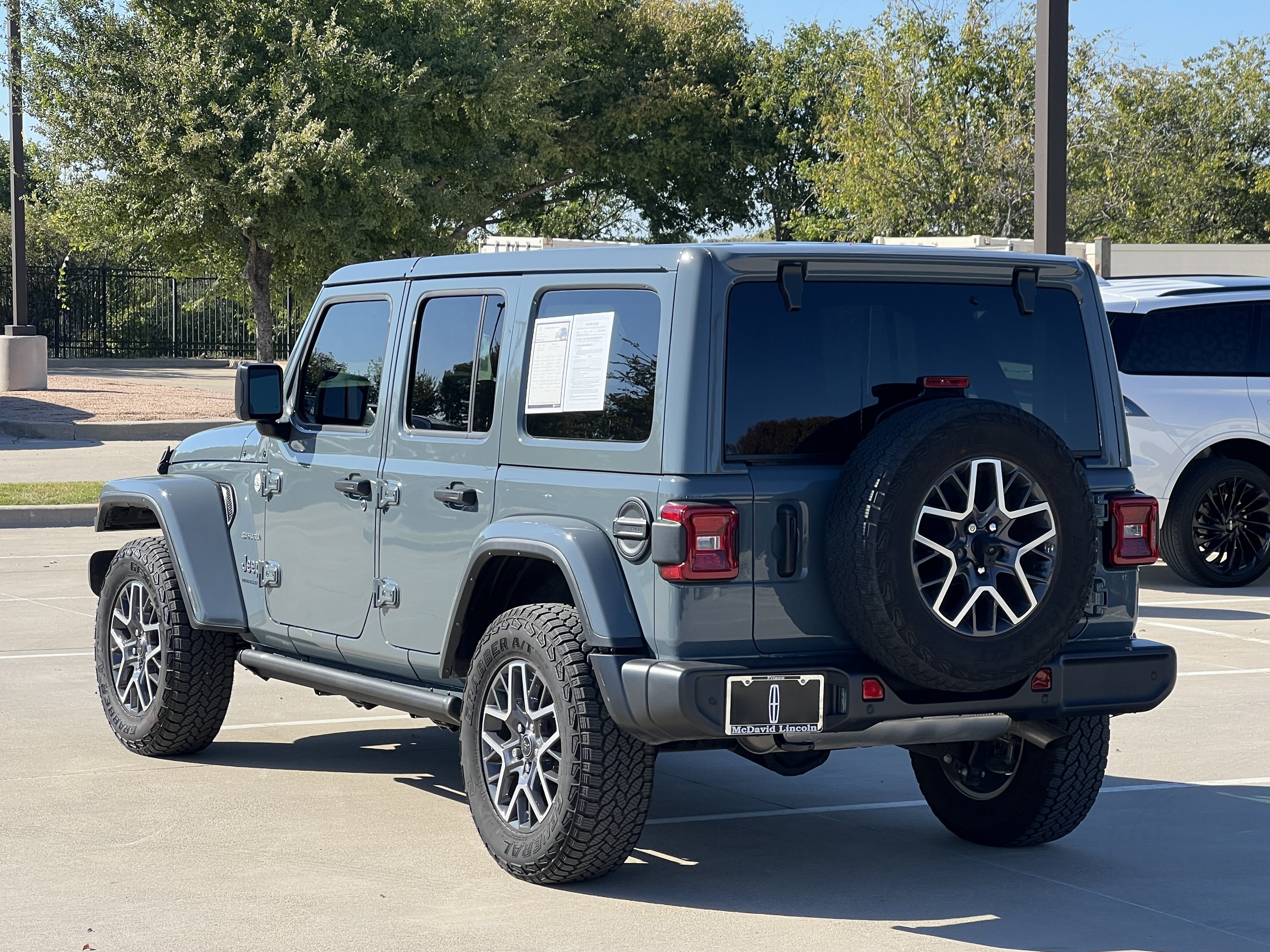 Used 2024 Jeep Wrangler Unlimited Sahara w/ Safety Group AWD/4WD image 8