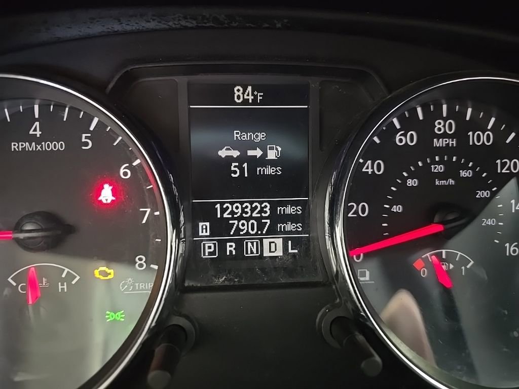 Used 2012 Nissan Rogue SV w/ Premium Pkg image 9