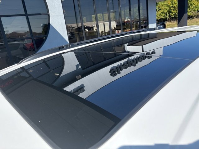 New 2026 Chrysler Pacifica Limited image 4