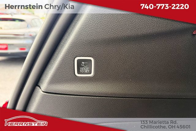 New 2027 Chrysler Pacifica Select FWD image 24