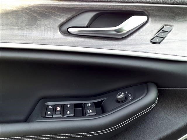 New 2024 Jeep Grand Cherokee Limited 4xe w/ Luxury Tech Group II image 11