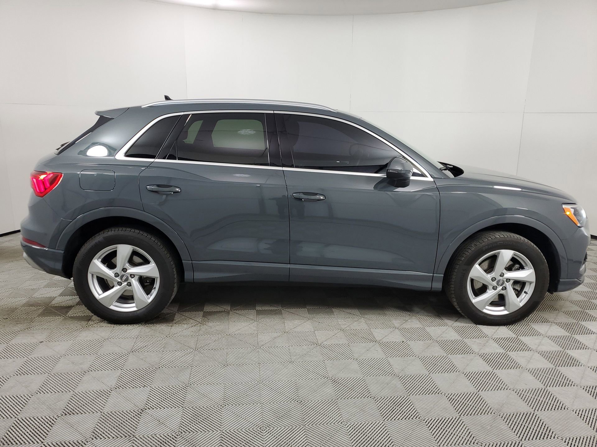 Used 2020 Audi Q3 2.0T Premium w/ Convenience Package image 12