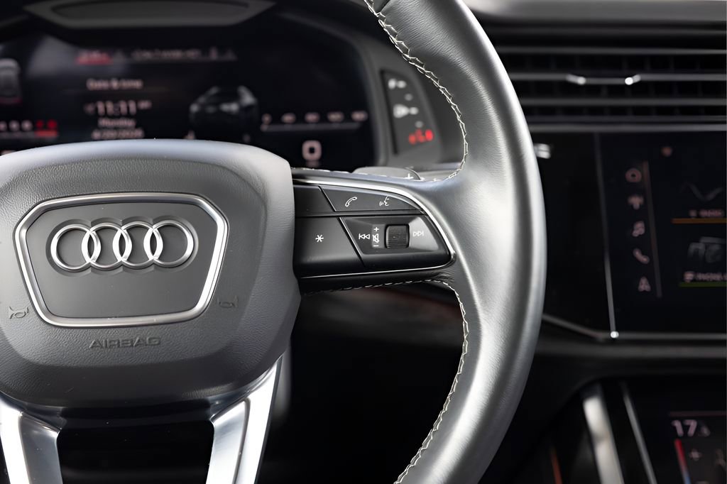 Used 2023 Audi Q8 Premium Plus AWD/4WD image 32