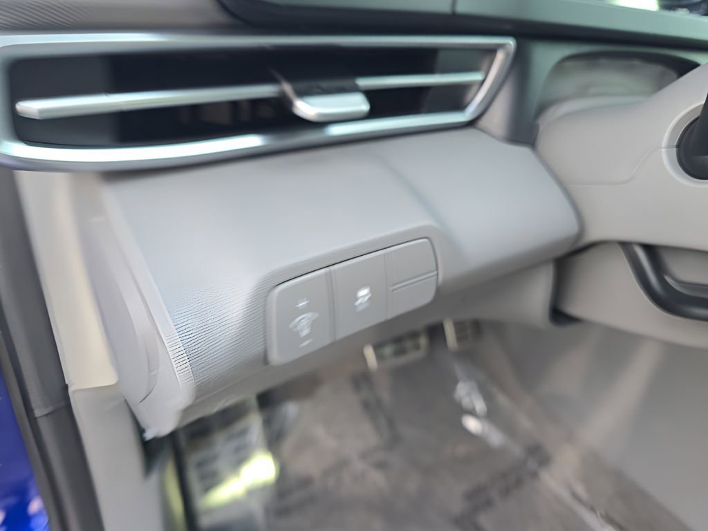 New 2025 Hyundai Elantra Sport image 30