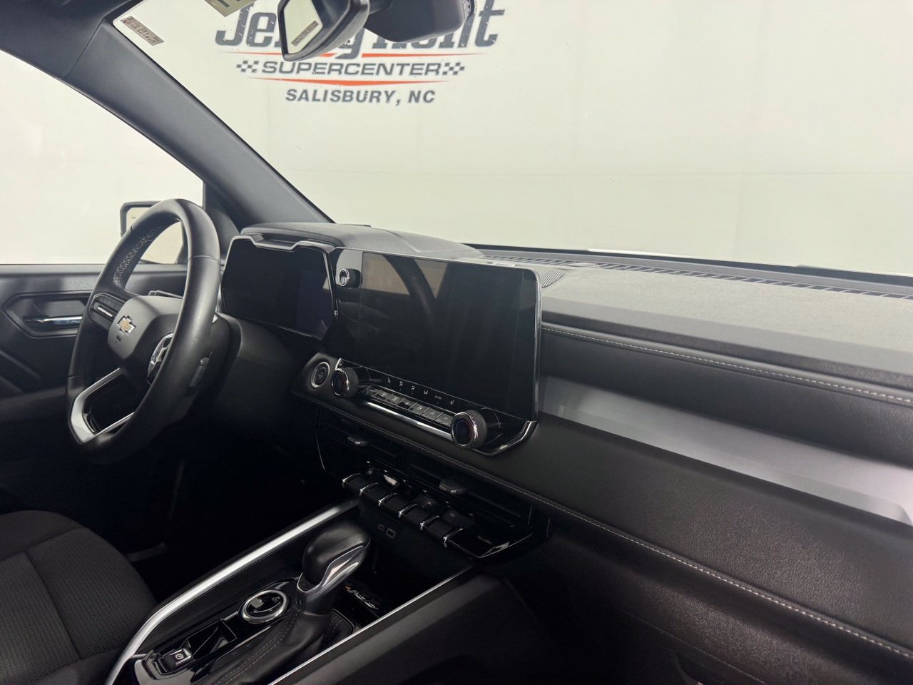 Used 2023 Chevrolet Colorado LT w/ LT Convenience Package II AWD/4WD image 33