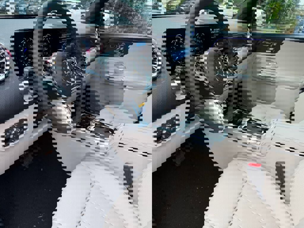 New 2026 Mercedes-Benz GLB 250 4MATIC image 9