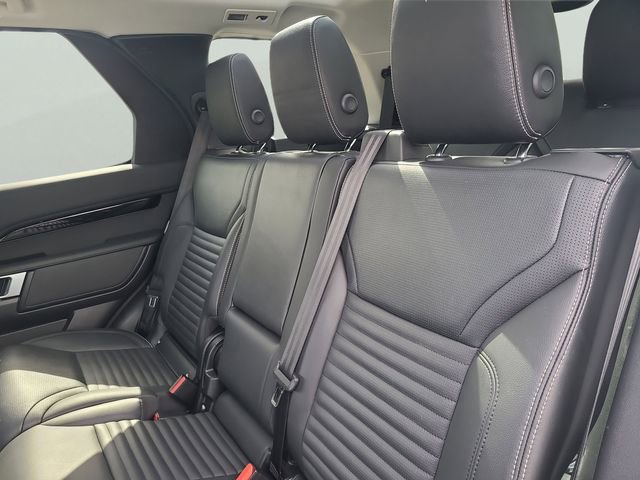 Used 2024 Land Rover Discovery S AWD/4WD image 14