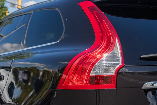 Used 2017 Volvo XC60 T6 Dynamic w/ Climate Package AWD/4WD image 8