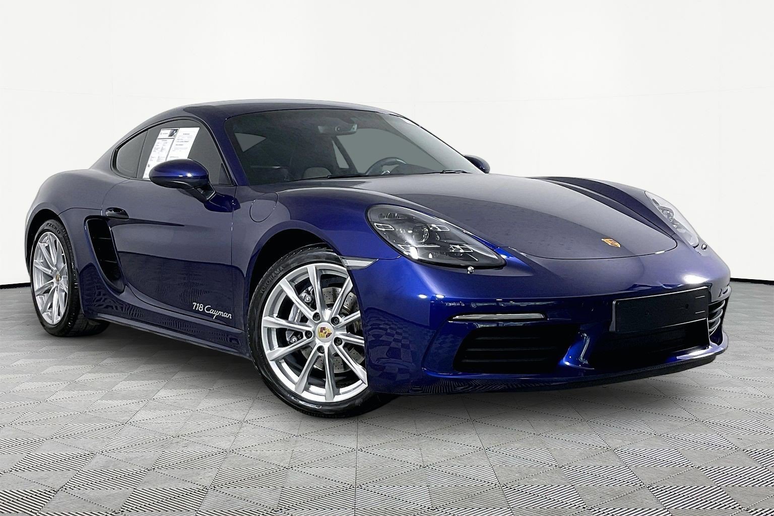Used 2023 Porsche 718 Cayman RWD image 4