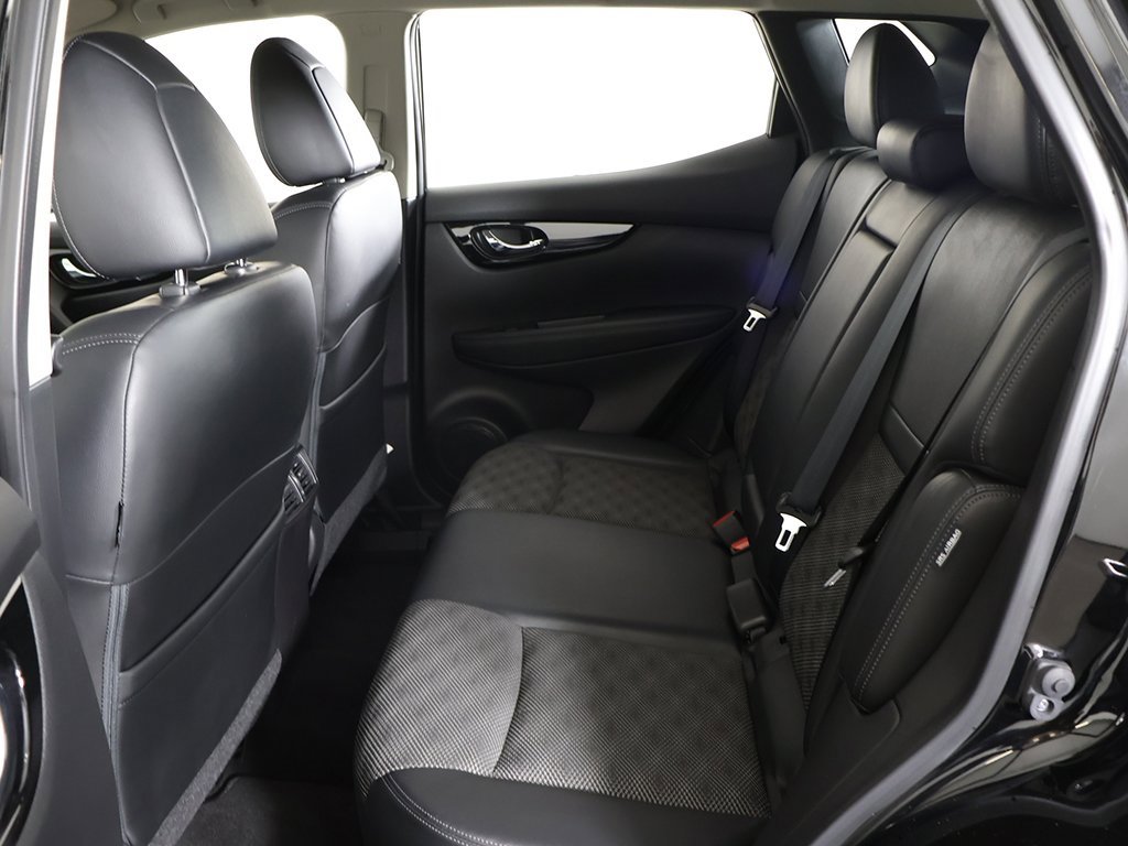 Used 2022 Nissan Rogue Sport SV w/ Technology Package image 33