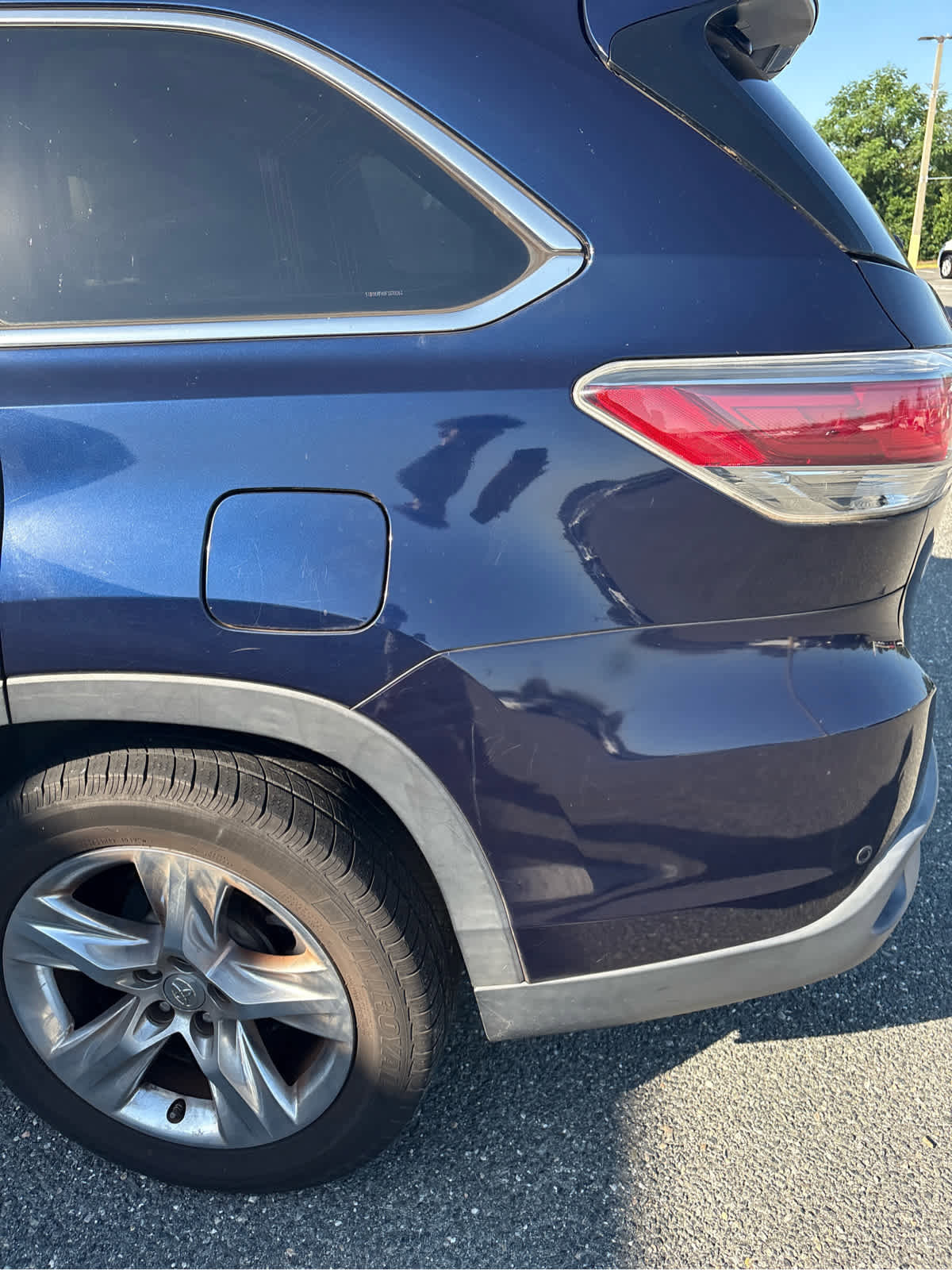 Used 2015 Toyota Highlander Limited FWD image 4