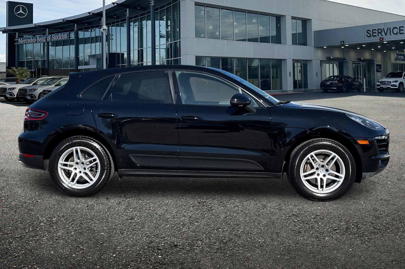 Used 2018 Porsche Macan image 3