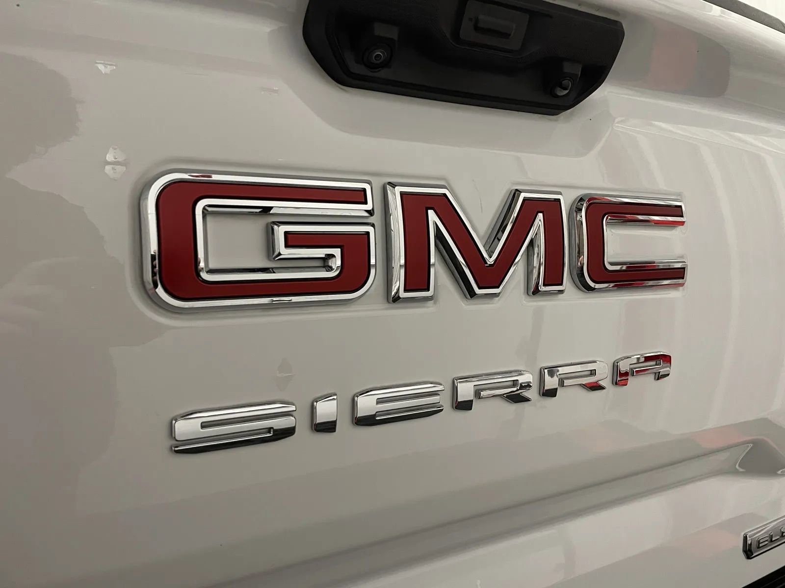 Used 2024 GMC Sierra 1500 Elevation image 15