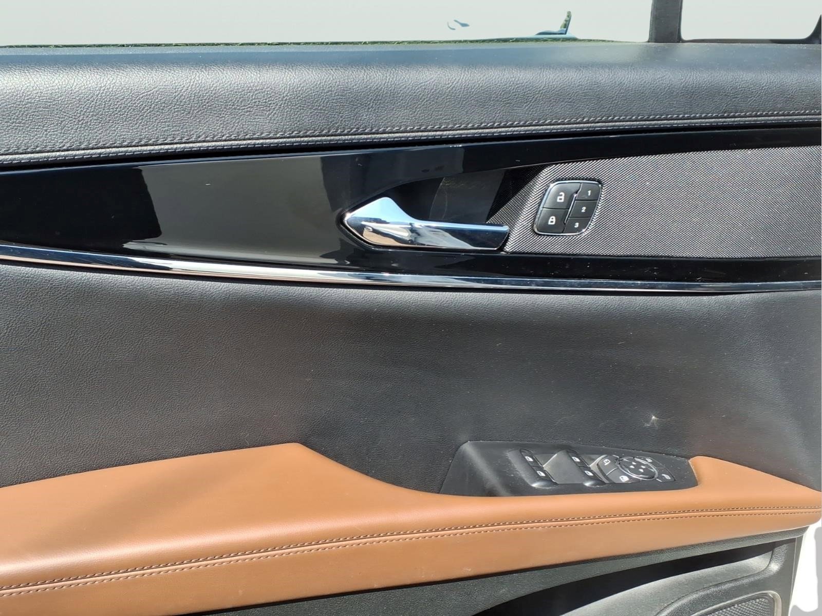 Used 2022 Lincoln Nautilus Reserve AWD/4WD image 9