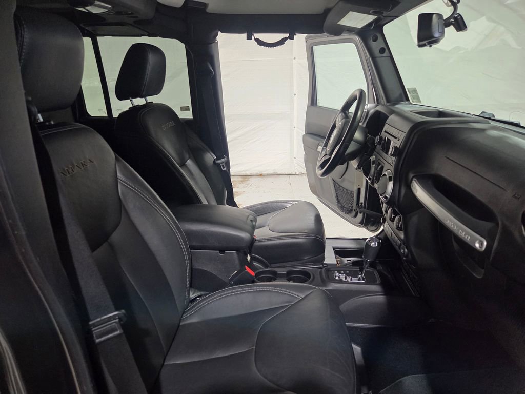 Used 2016 Jeep Wrangler Unlimited Sahara w/ Max Tow Package image 7