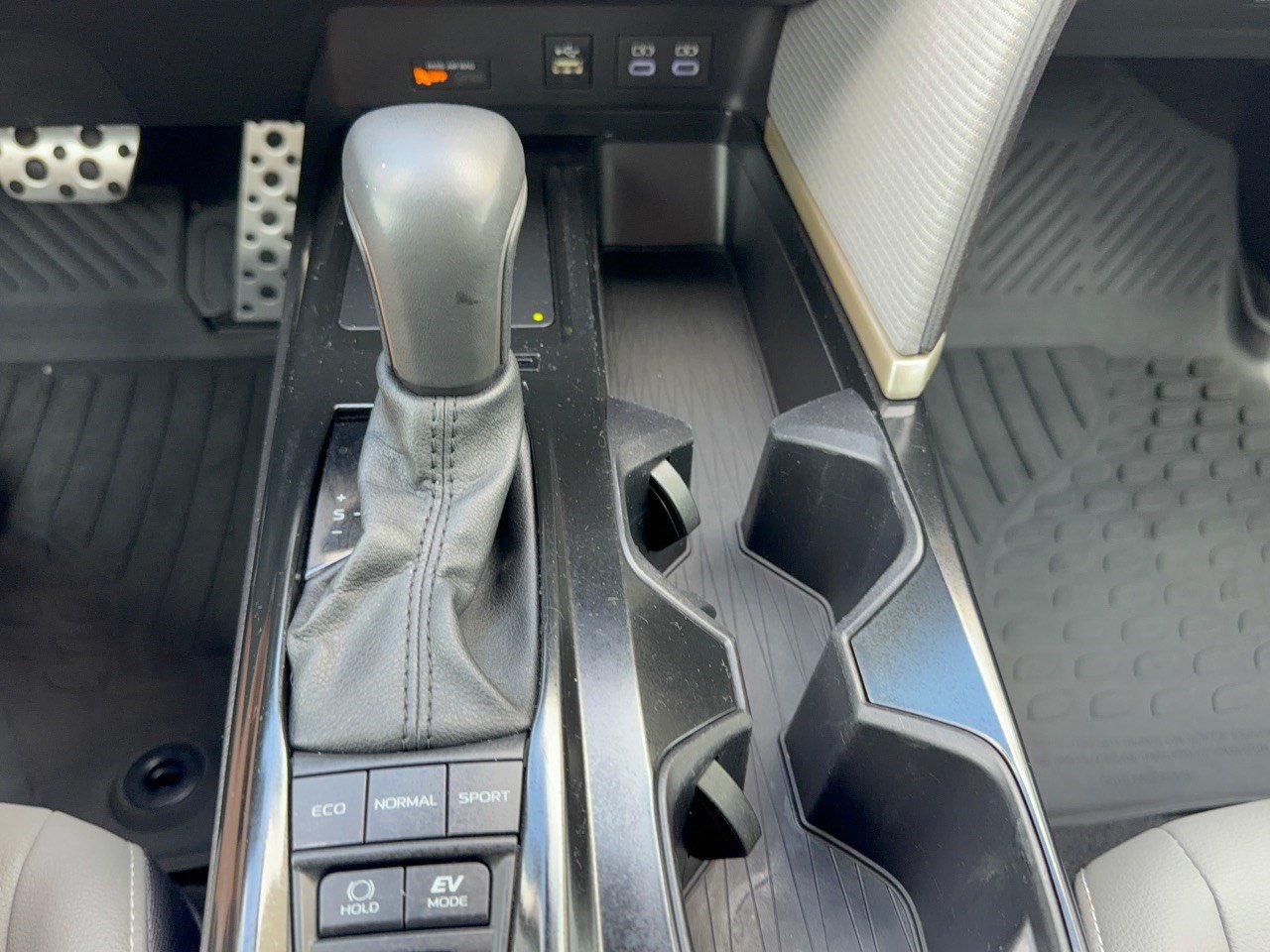 Certified 2025 Toyota Camry SE FWD image 21