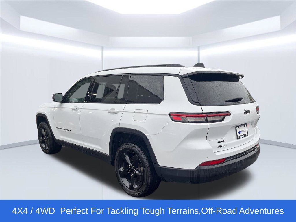 Used 2023 Jeep Grand Cherokee L Laredo AWD/4WD image 3