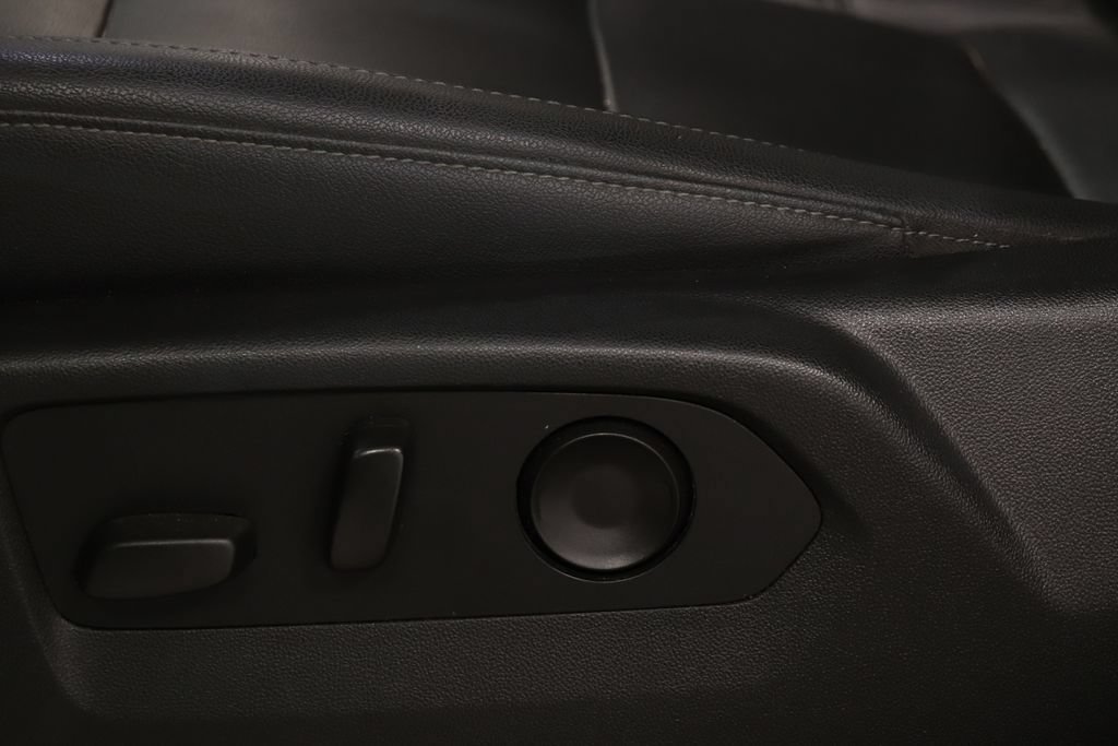 Used 2022 Chevrolet Silverado 1500 LT Trail Boss w/ Convenience Package II AWD/4WD image 17