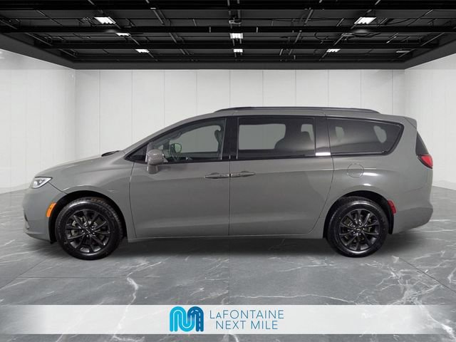 Used 2021 Chrysler Pacifica Touring-L w/ S Appearance Package image 2