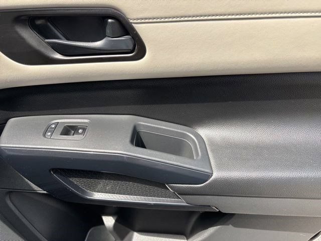 Used 2024 Nissan Pathfinder SV AWD/4WD image 40