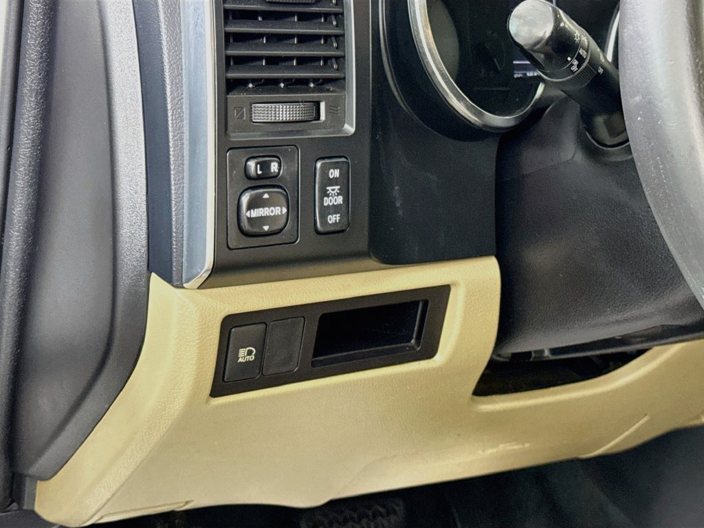 Used 2018 Toyota Sequoia SR5 w/ Premium Package AWD/4WD image 20